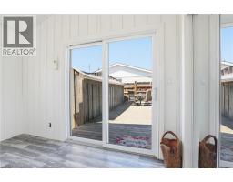 73 SHERWOOD Drive - 36