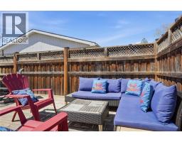 73 SHERWOOD Drive - 38