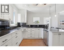 73 SHERWOOD Drive - 8