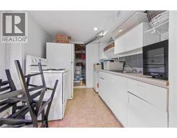 30 SHELDON Avenue N - 37