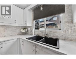 249 LLOYMINN Avenue - 10