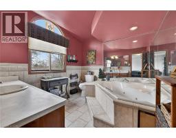 249 LLOYMINN Avenue - 31