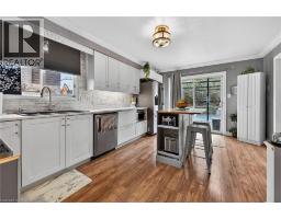 249 LLOYMINN Avenue - 9