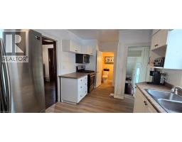 73 TALBOT Street S - 18