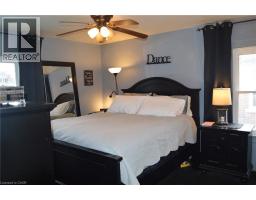 73 TALBOT Street S - 23