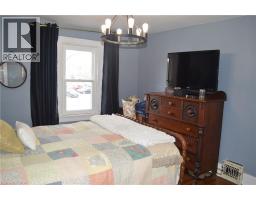 73 TALBOT Street S - 27