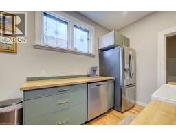 8 SPRING Street E - 18