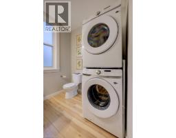 8 SPRING Street E - 21