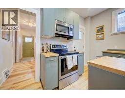 8 SPRING Street E - 23