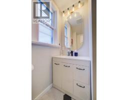 8 SPRING Street E - 30