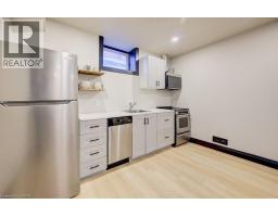 8 SPRING Street E - 37