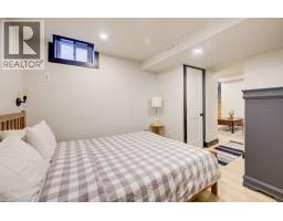 8 SPRING Street E - 42