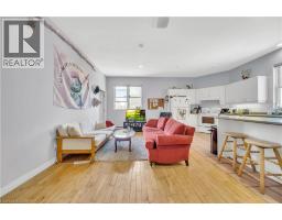 24 COLUMBIA Street W - 25