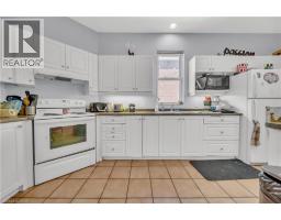 24 COLUMBIA Street W - 27