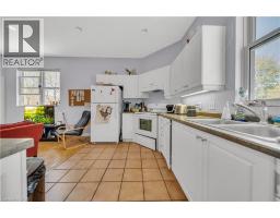 24 COLUMBIA Street W - 28