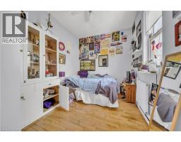 24 COLUMBIA Street W - 30