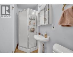 24 COLUMBIA Street W - 35