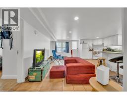 24 COLUMBIA Street W - 37