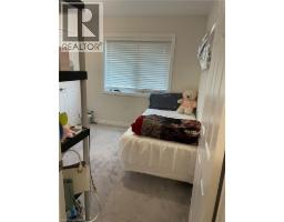 582 LINDEN Street - 11