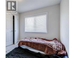 582 LINDEN Street - 16