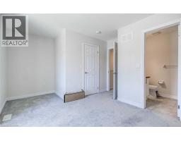 582 LINDEN Street - 18