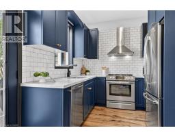 62 MOORE Crescent - 16