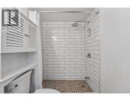 62 MOORE Crescent - 24