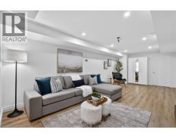 62 MOORE Crescent - 8