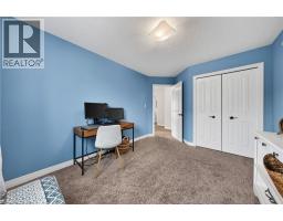 692 HALIFAX Road - 32