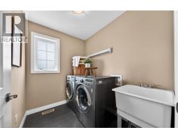 692 HALIFAX Road - 34