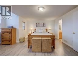 23 NORTHCLIFFE Crescent - 20