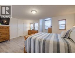 23 NORTHCLIFFE Crescent - 21