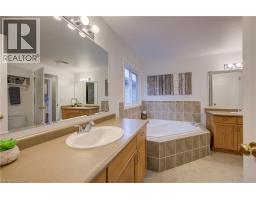 23 NORTHCLIFFE Crescent - 22