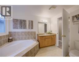 23 NORTHCLIFFE Crescent - 23