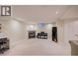 23 NORTHCLIFFE Crescent - 34