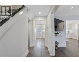 129 AHRENS Street W - 11