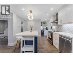 129 AHRENS Street W - 16