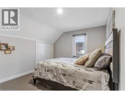 129 AHRENS Street W - 21