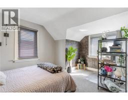 129 AHRENS Street W - 23