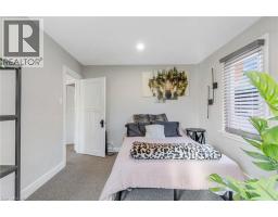 129 AHRENS Street W - 25