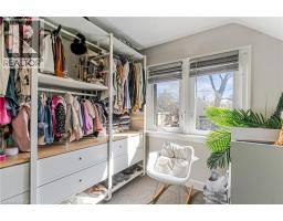 129 AHRENS Street W - 27