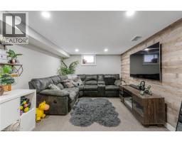 129 AHRENS Street W - 32