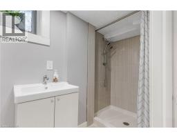 129 AHRENS Street W - 35