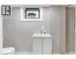 129 AHRENS Street W - 36