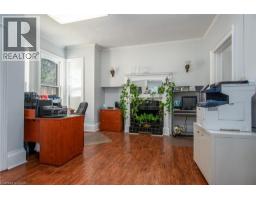 109 COLLEGE Street - 18