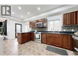 79 HINRICHS Crescent - 10
