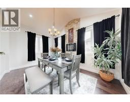79 HINRICHS Crescent - 13