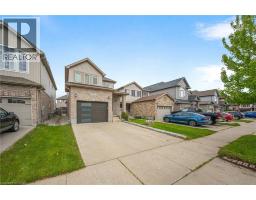 79 HINRICHS Crescent - 2