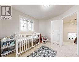 79 HINRICHS Crescent - 20