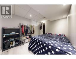 79 HINRICHS Crescent - 29